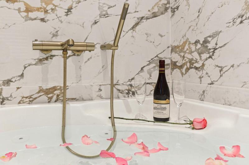 Lavie Maison Hot Tub And Ac Near Arc De Triomphe Párizs Kültér fotó